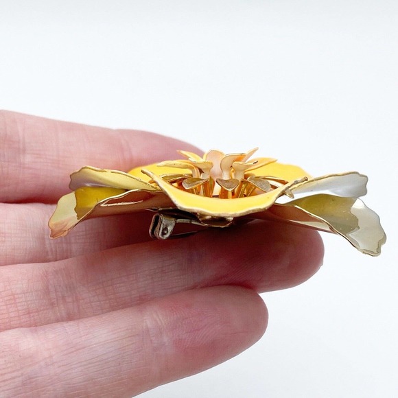 Vintage Orange Enamel Gold Tone Flower Brooch Dimensional Retro 50s 60s 2.5" - Picture 3 of 5